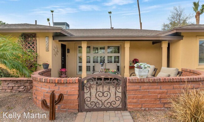 4597 E Calle Ventura Phoenix, AZ 85018 photo 2
