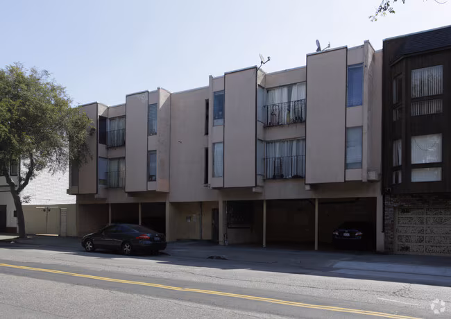 2973 Folsom St photo 2