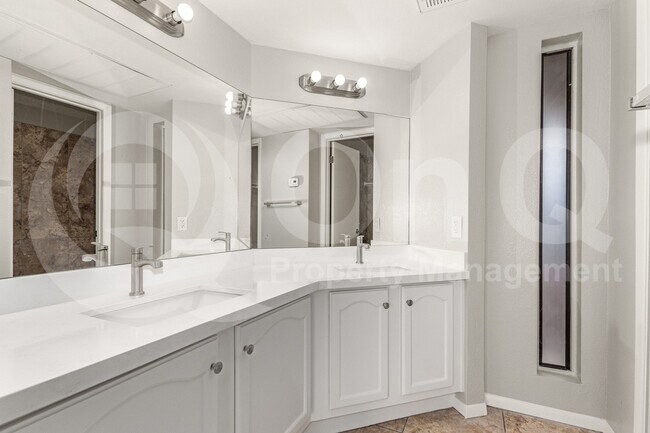11666 N 28th Dr Phoenix, AZ 85029 photo 5