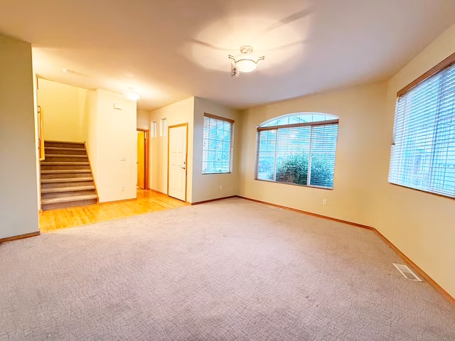736 Glenmore Loop Port Orchard, WA 98366 photo 5