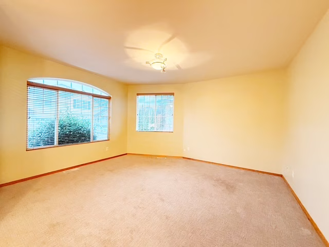 736 Glenmore Loop Port Orchard, WA 98366 photo 4