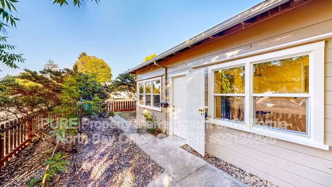 1430 Sonoma Ave Santa Rosa, CA 95405 photo 2