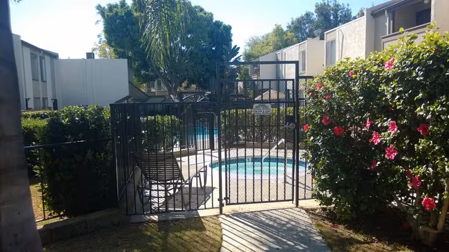 3550 Ruffin Rd San Diego, CA 92123 photo 2