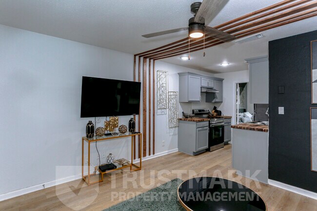 614 Adams Ave Killeen, TX 76541 photo 4