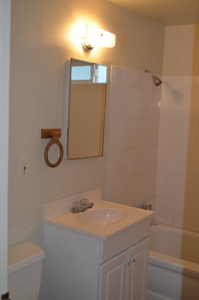 1708-1710 N Rainier Ave Bremerton, WA 98312 photo 5