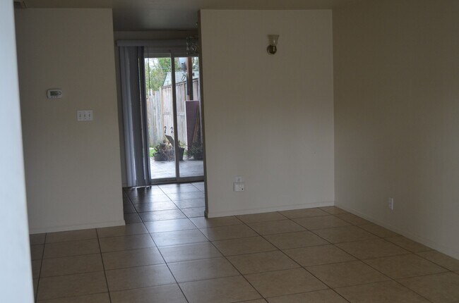 1708-1710 N Rainier Ave Bremerton, WA 98312 photo 2