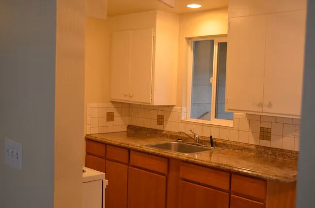 1708-1710 N Rainier Ave Bremerton, WA 98312 photo 3