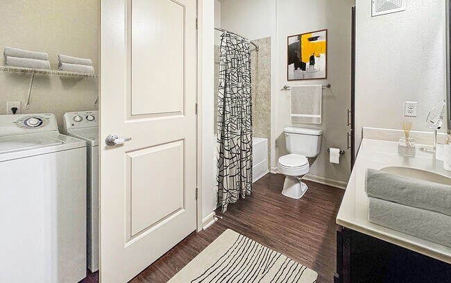 306 McGowen St Houston, TX 77006 photo 5