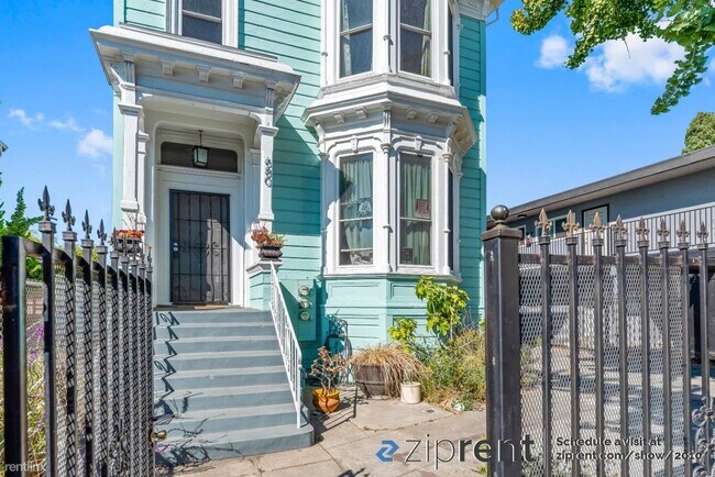 678 18th Street, Oakland, CA 94612 photo 3