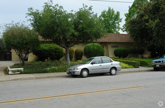 557 Alberta Avenue, Sunnyvale, CA 94087 photo 2
