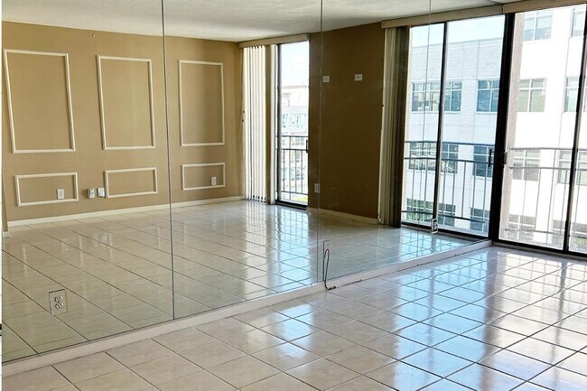 1122 Colorado St Austin, TX 78701 photo 2