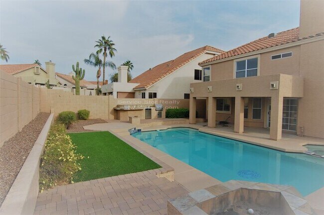 1204 E Silverwood Dr Phoenix, AZ 85048 photo 2