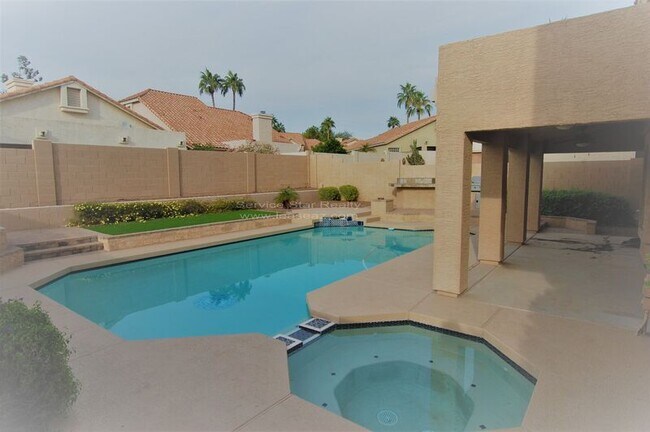 1204 E Silverwood Dr Phoenix, AZ 85048 photo 4