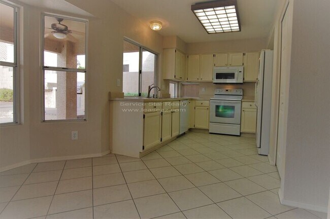 1204 E Silverwood Dr Phoenix, AZ 85048 photo 5