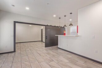 129 N 11th Ave Phoenix, AZ 85007 photo 3
