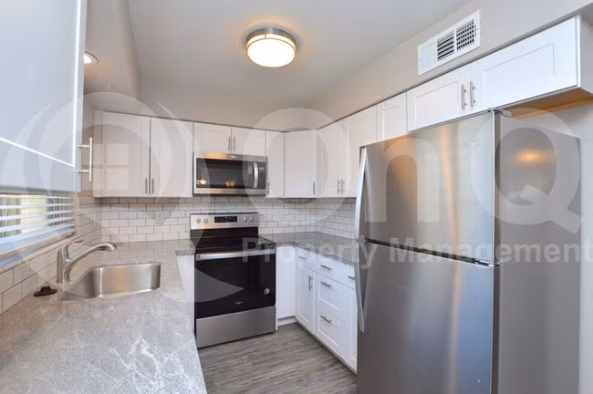 785 N Arrowhead Dr Chandler, AZ 85224 photo 3