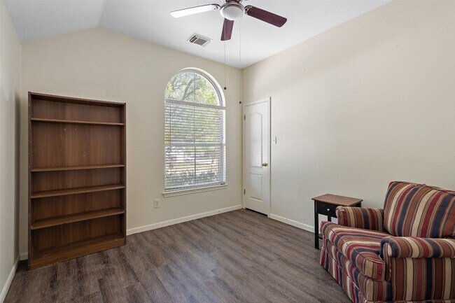 11214 Amaranth Ln Austin, TX 78754 photo 3