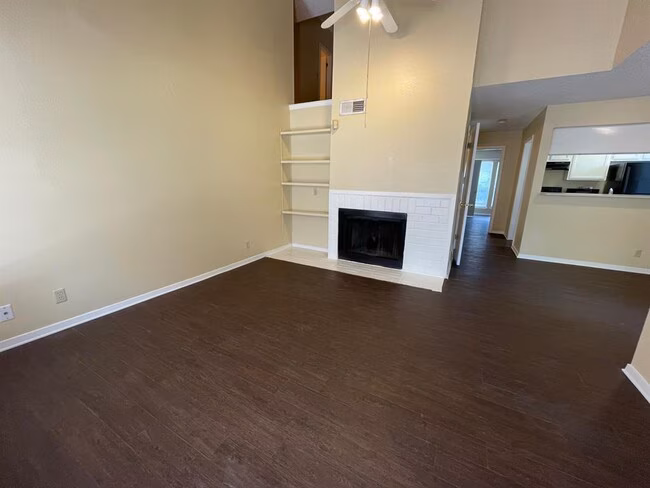 2110 Rio Grande St Austin, TX 78705 photo 4