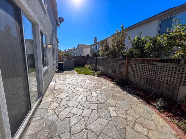 4 Bedroom, 3 Bathroom Home in Heron Bay, San Leandro photo 3