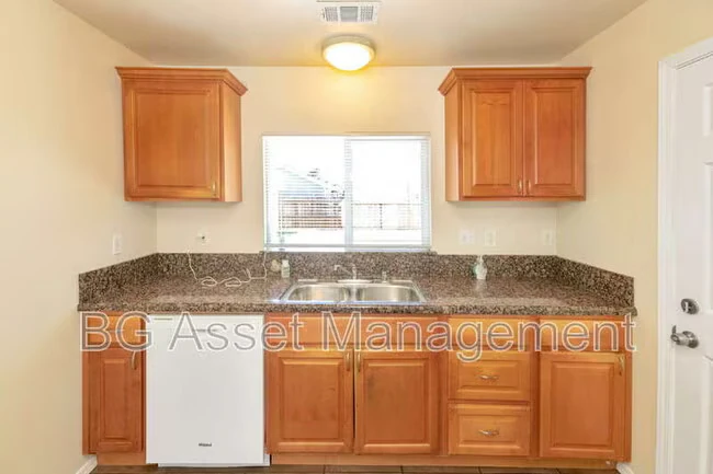 2911 18th St San Pablo, CA 94806 photo 5