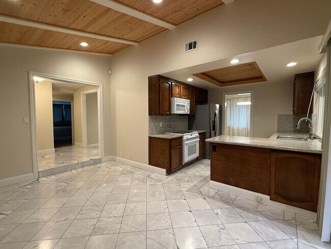 6723 Altiplano Way, San Jose, CA 95119 photo 3