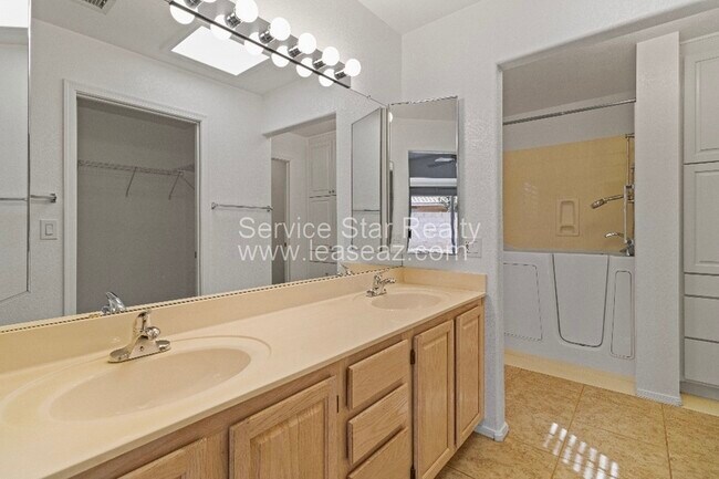 14656 West Sandcreek Trail, Surprise, AZ 85374 photo 5