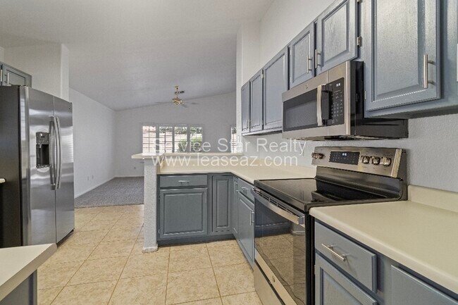 14656 West Sandcreek Trail, Surprise, AZ 85374 photo 4