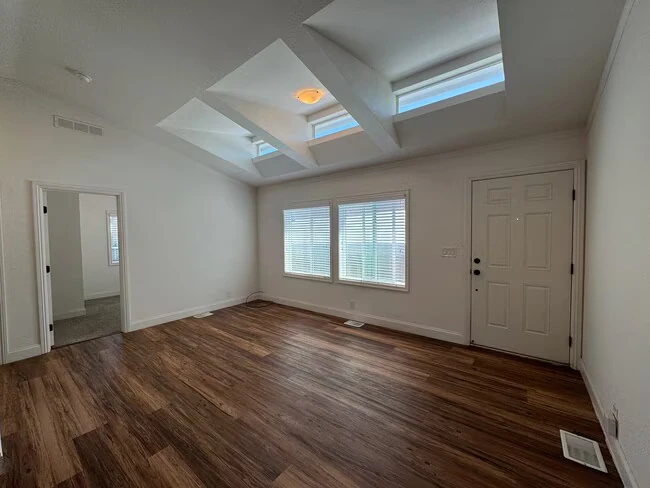 1415 Sherman St Alameda, CA 94501 photo 4