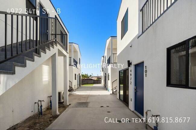 4972 54th St San Diego, CA 92115 photo 2