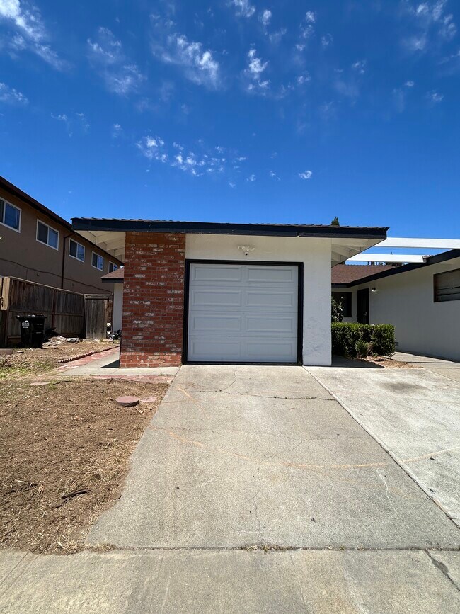 5157 Snow Dr San Jose, CA 95111 photo 2
