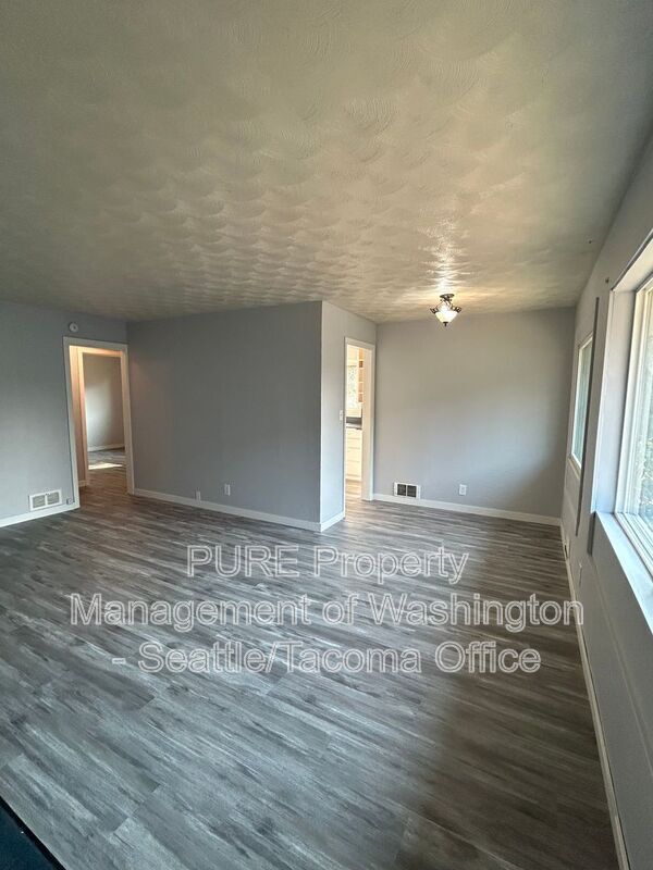 721 S. Ainsworth Ave photo 3