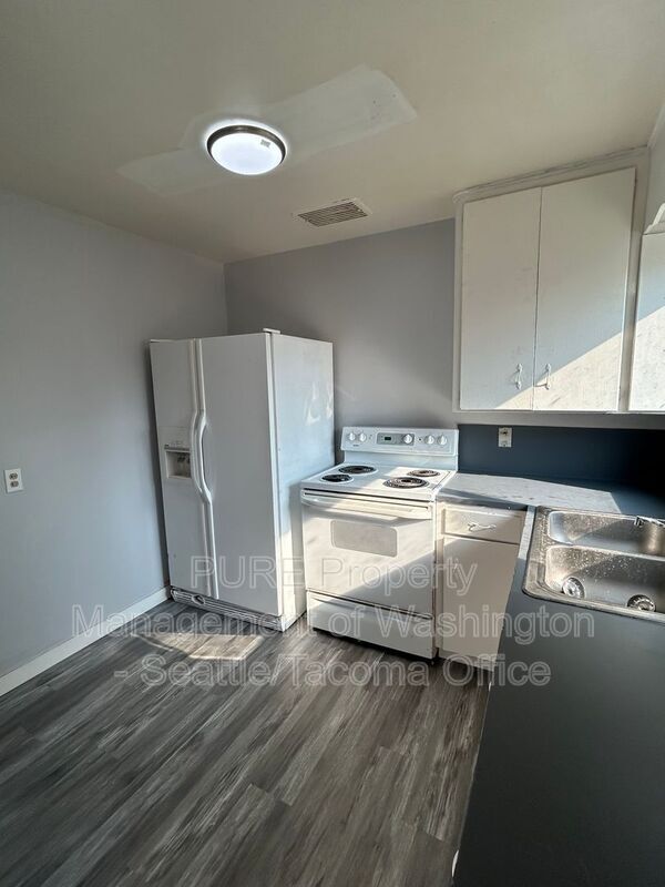 721 S. Ainsworth Ave photo 2