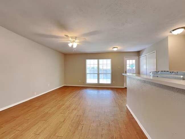 5221 Norris Drive, The Colony, TX 75056 photo 2