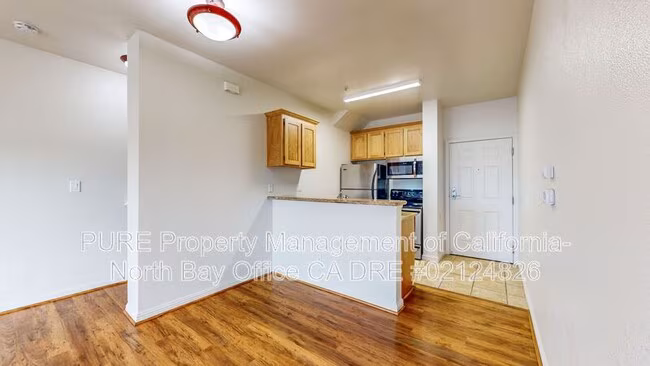 110 5th St Santa Rosa, CA 95401 photo 4