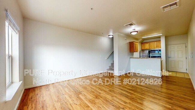 110 5th St Santa Rosa, CA 95401 photo 3