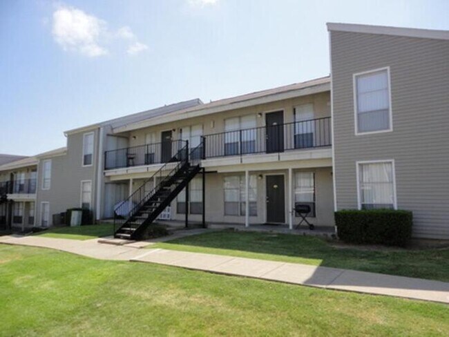 3203 W Walnut Hill Ln Irving, TX 75038 photo 5