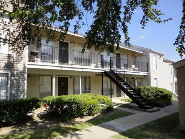 3203 W Walnut Hill Ln Irving, TX 75038 photo 3