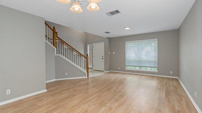 5017 Cleves St Round Rock, TX 78681 photo 3