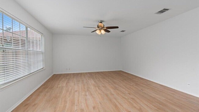 5017 Cleves St Round Rock, TX 78681 photo 5