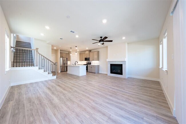 813 Emerling Drive, Mckinney, TX 75069 photo 3