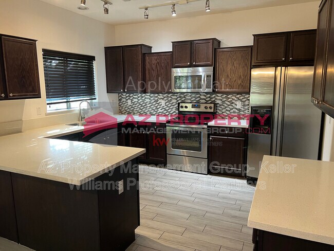 10225 W CAMELBACK Road photo 5