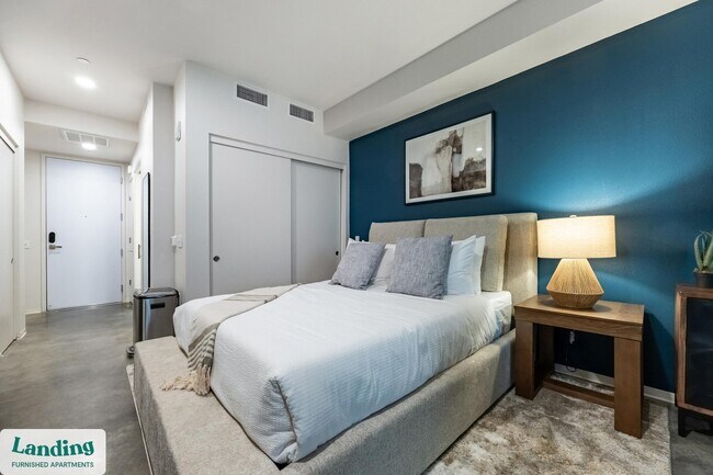 372 Fourth Ave San Diego, CA 92101 photo 2