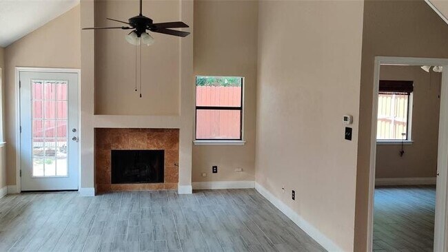 4813 Tree Top Ln Garland, TX 75044 photo 5