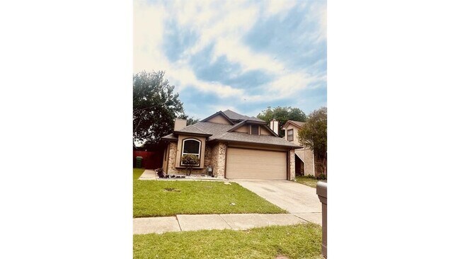 4813 Tree Top Ln Garland, TX 75044 photo 2