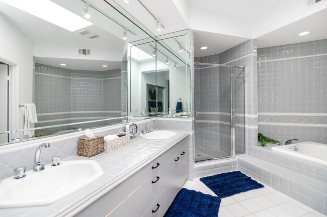 111 Sequoia Ave Carlsbad, CA 92008 photo 4