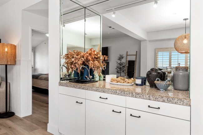 111 Sequoia Ave Carlsbad, CA 92008 photo 2