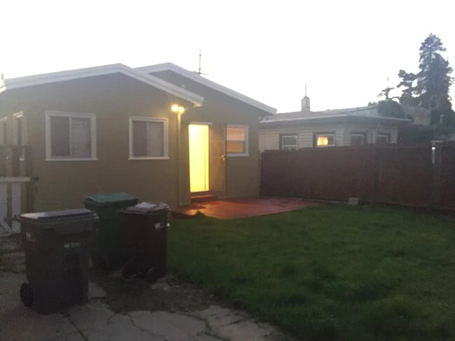 5440 Trask St Oakland, CA 94601 photo 5