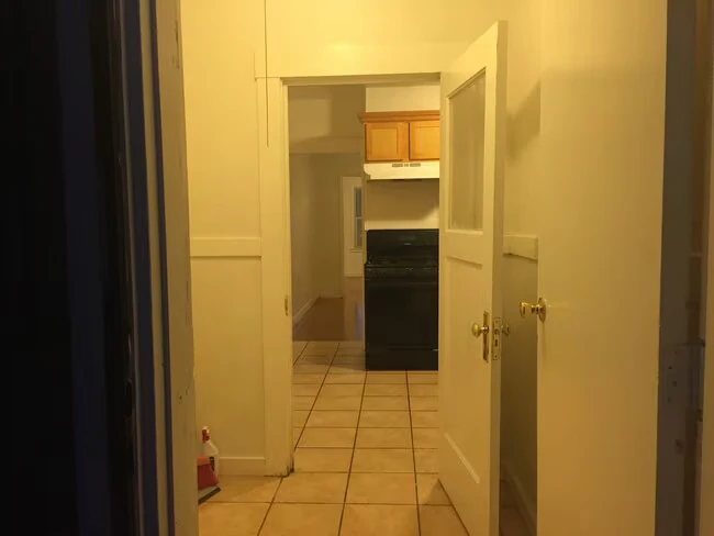5440 Trask St Oakland, CA 94601 photo 3