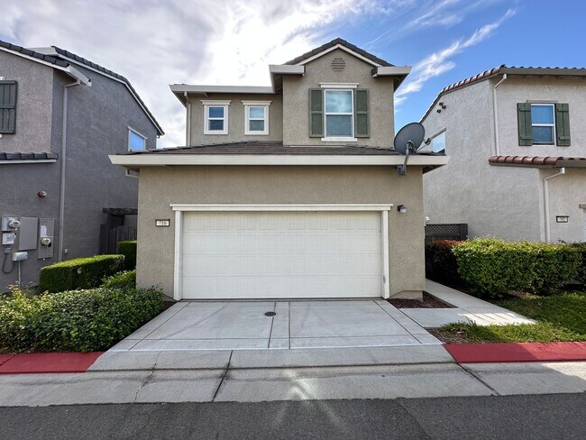 Beautiful 3 Bedroom, 2.5 Bath Mountain House Home photo 3