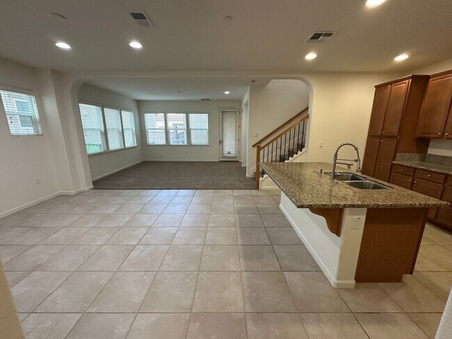 Beautiful 3 Bedroom, 2.5 Bath Mountain House Home photo 5